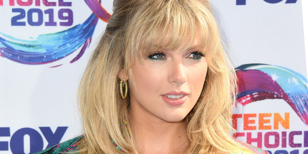 Wear it like Taylor Swift: Diamond Hoop Earrings
