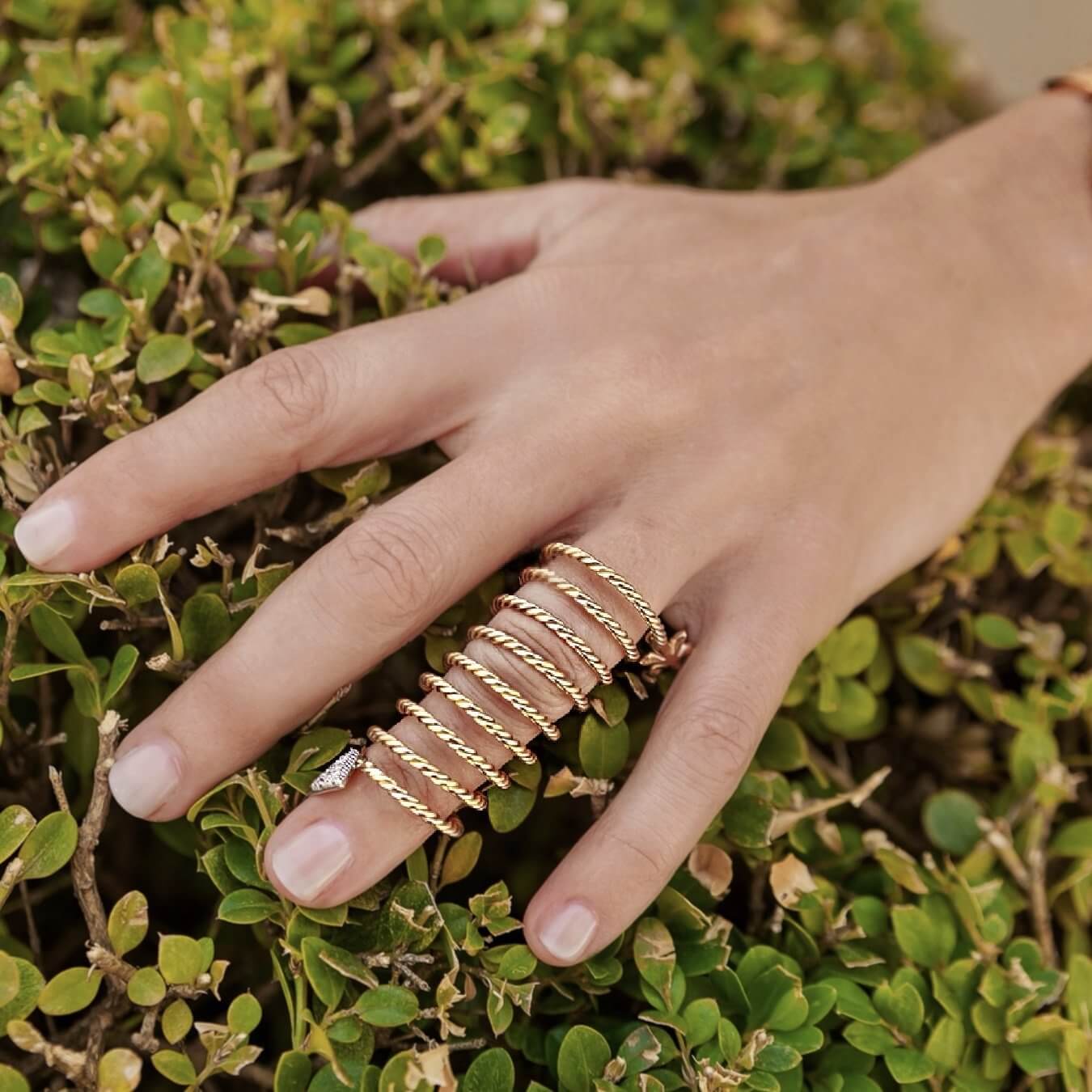 Full Finger Ring - Tricolor Gold with memory