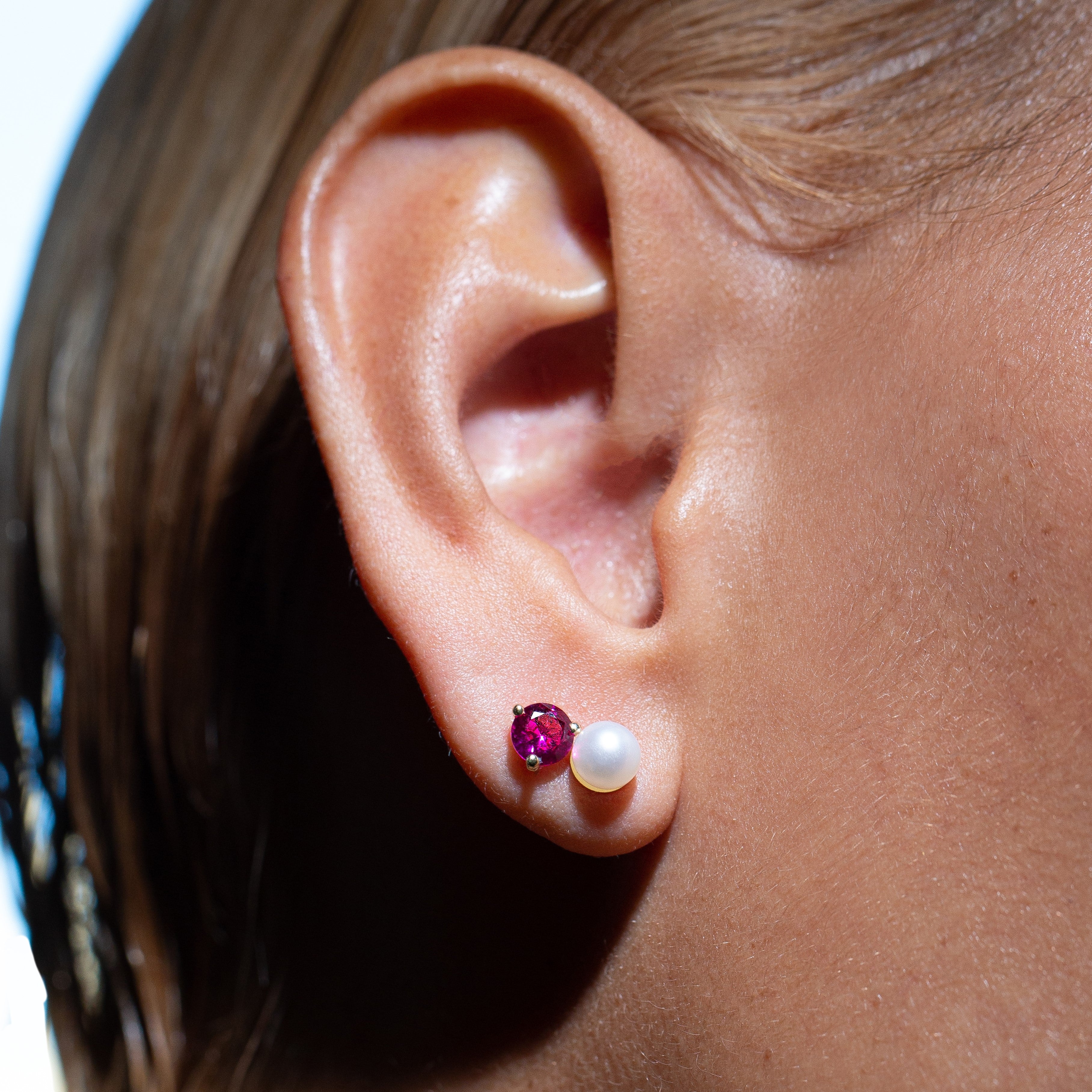 pearl stud earring